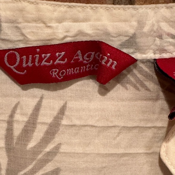 💥 $5 if bundled Medium White Semi Sheer Button Up Short Sleeve Blouse - Picture 2 of 11